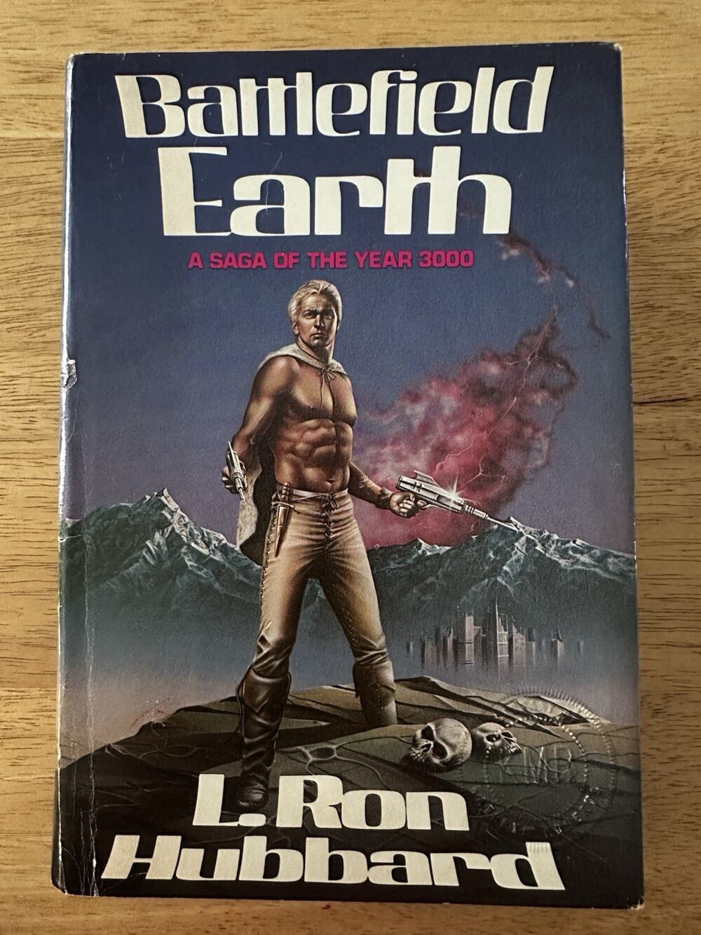 L Ron Hubbard Battlefield Earth HC/BCE/DJ/1982 Sci-fi Fantasy Novel Book VTG